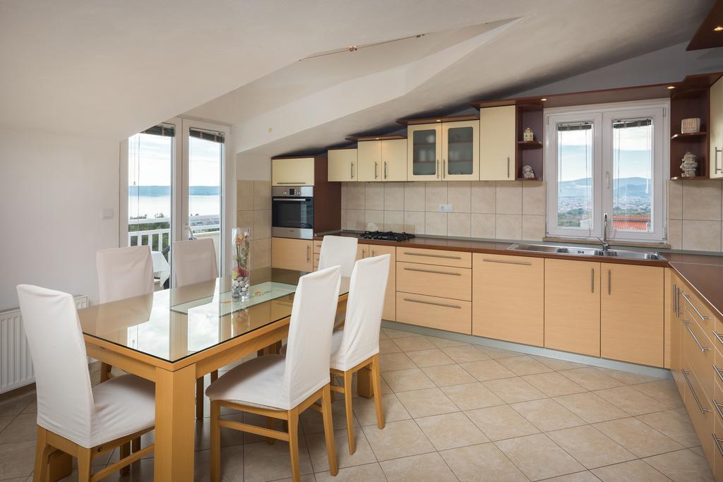 Apartment Marelux Kastela Exterior photo